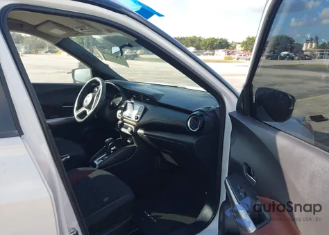 2018 Nissan Kicks Sr из США, поврежденный, VIN 3N1CP5CU3JL535688